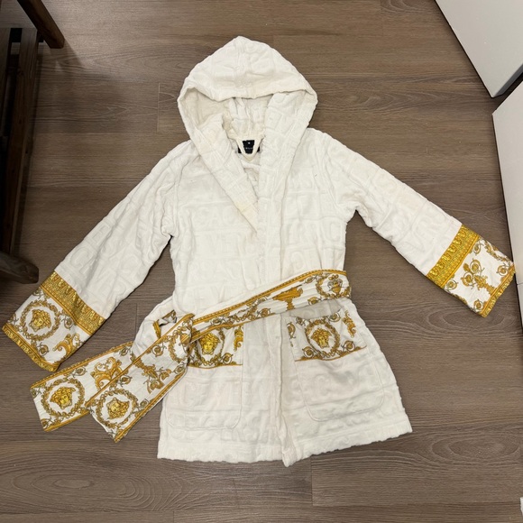 White Hooded Versace Robe - Picture 2 of 3